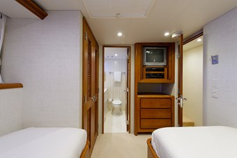 DREAM CATCHER 10 DREAM CATCHER 2001 BURGER BOAT COMPANY Enclosed Bridge Sportfish Sport Fisherman Yacht MLS #445682 10