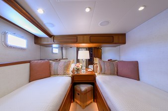DREAM CATCHER 11 DREAM CATCHER 2001 BURGER BOAT COMPANY Enclosed Bridge Sportfish Sport Fisherman Yacht MLS #445682 11