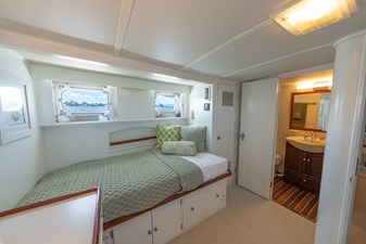 ABSOLUTE 19 Guest Cabin