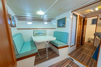 ABSOLUTE 22 Crew Quarters
