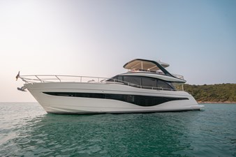 La Mer 4 4. Princess Y72 2023 (La Mer) - Exterior