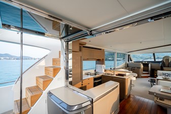 La Mer 32 32.  Princess Y72 2023 (La Mer) - Main Deck