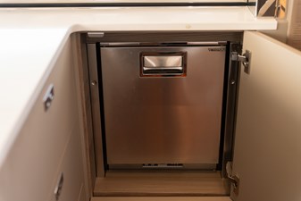 La Mer 39 39.  Princess Y72 2023 (La Mer) - Ice Maker