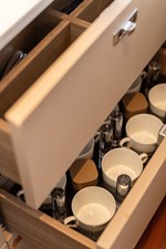 La Mer 41 41.  Princess Y72 2023 (La Mer) - Cutlery and Cups