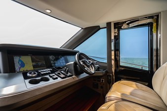 La Mer 68 68.  Princess Y72 2023 (La Mer) - Main Deck Helm