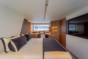 La Mer 105 105.  Princess Y72 2023 (La Mer) - Lower Deck Master Cabin