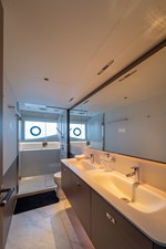 La Mer 109 109.  Princess Y72 2023 (La Mer) - Lower Deck Master Cabin Bathroom