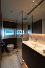 La Mer 121 121.  Princess Y72 2023 (La Mer) - Lower Deck Cabin Bathroom