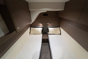 La Mer 131 131.  Princess Y72 2023 (La Mer) - Crew Cabin