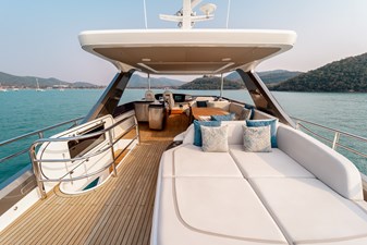 La Mer 138 138.  Princess Y72 2023 (La Mer) - Flybridge