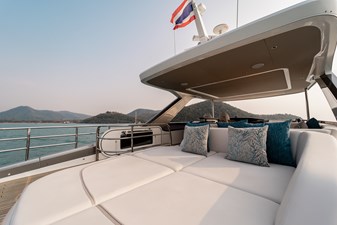 La Mer 139 139.  Princess Y72 2023 (La Mer) - Flybridge