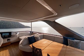 La Mer 140 140.  Princess Y72 2023 (La Mer) - Flybridge