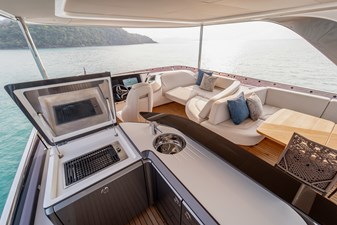 La Mer 142 142.  Princess Y72 2023 (La Mer) - Flybridge