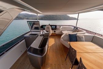 La Mer 143 143.  Princess Y72 2023 (La Mer) - Flybridge