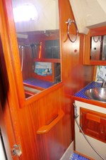 LATEST CAPER 23 Head Aft
