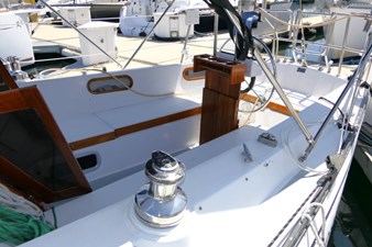 LATEST CAPER 31 Cockpit Stbd