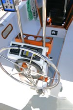 LATEST CAPER 34 Cockpit Pedestal