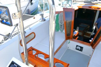 LATEST CAPER 35 Cockpit Port Fwd