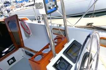 LATEST CAPER 36 Cockpit Stbd Fwd