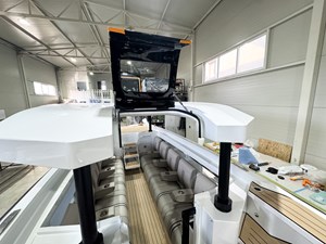 LT26 Carbon Limousine 42 Ante Limousine LT26 