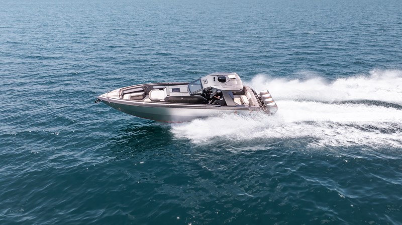 2025 Cigarette 42 Auroris