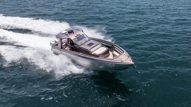 2025 Cigarette 42 Auroris