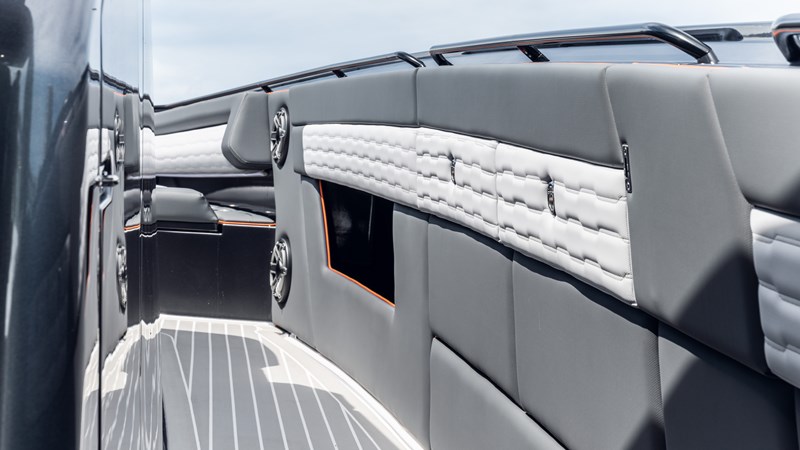 2025 Cigarette 42 Auroris