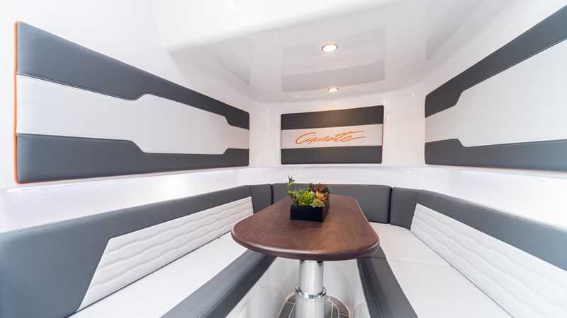 2025 Cigarette 42 Auroris