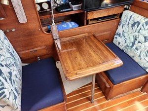 IZMADA 9 Main Cabin
