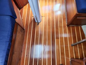 IZMADA 11 Main Cabin
