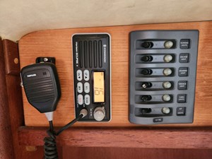 IZMADA 17 Nav Desk