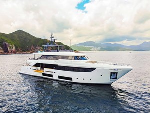 Custom Line Navetta 33 7 