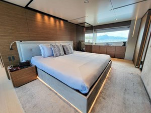Custom Line Navetta 33 22 