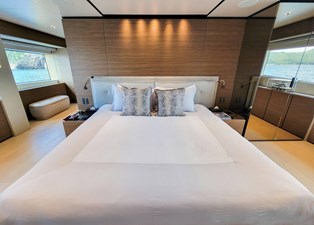 Custom Line Navetta 33 23 