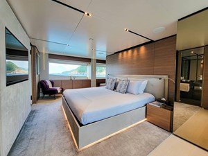 Custom Line Navetta 33 24 