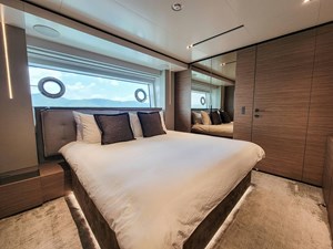 Custom Line Navetta 33 35 