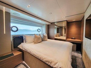 Custom Line Navetta 33 48 