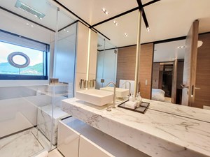 Custom Line Navetta 33 53 