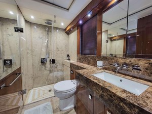 Sunseeker 86 Yacht 34