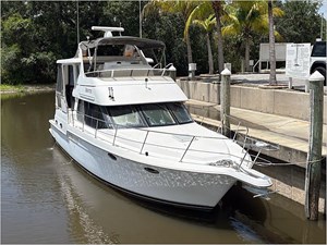 40' Carver 1998 400 CMY 2 