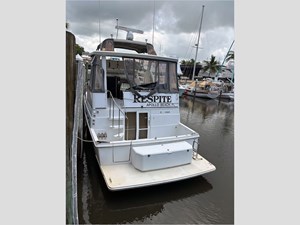 40' Carver 1998 400 CMY 3 