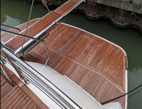 PRINCESS V65 SPORT YACHT 9