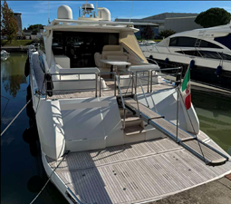 PRINCESS V65 SPORT YACHT 10