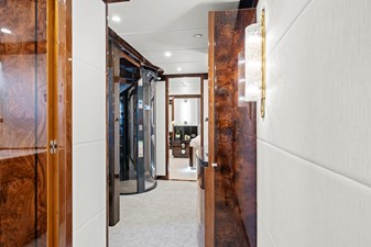 OBSESSION 30 Lower Deck Companionway