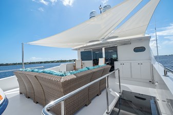 OBSESSION 68 Aft Deck Access Steps