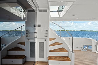 OBSESSION 76 Cozy Stairs to Boat Deck