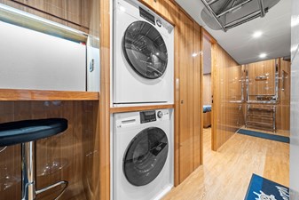OBSESSION 80 Crew Laundry