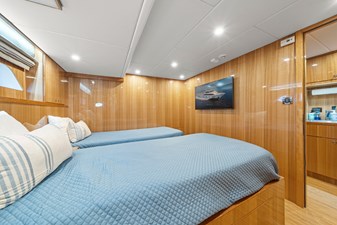 OBSESSION 90 Captain's Cabin
