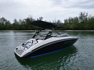 YAMAHA 242 X E-SERIES 4