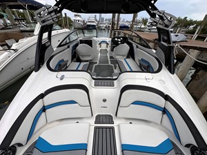 YAMAHA 242 X E-SERIES 15